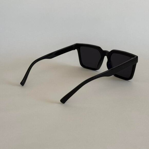 Black square sunglasses with uv - Picture 4 of 7